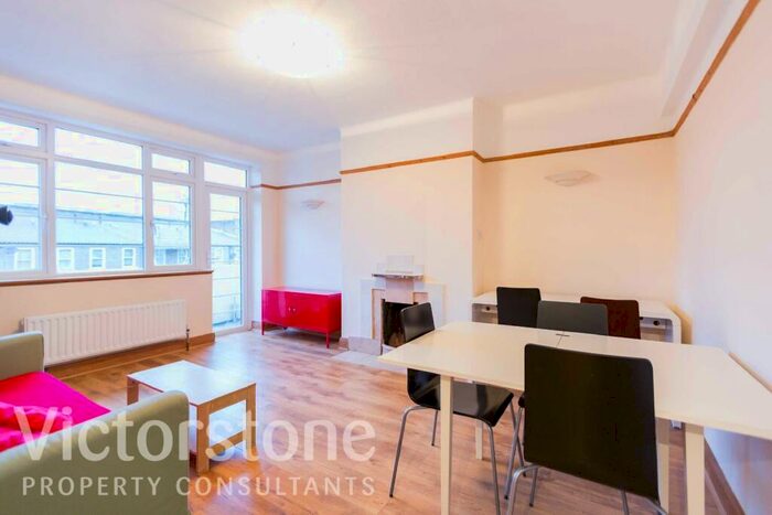 2 Bedroom Apartment To Rent In Osier Court, Osier Street, Mile End, London, E1