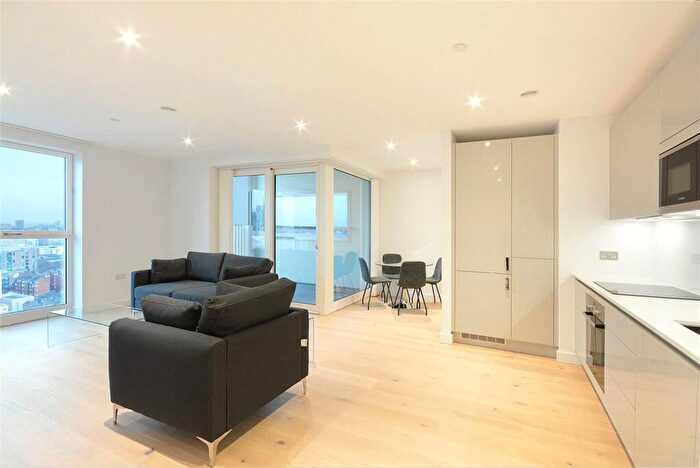 1 Bedroom Flat To Rent In Walworth Road, Elephant And Castle, London, SE17