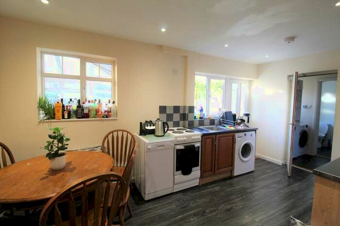 6 Bedroom Semi-Detached House To Rent In Cherry Tree Avenue, Guildford, GU2