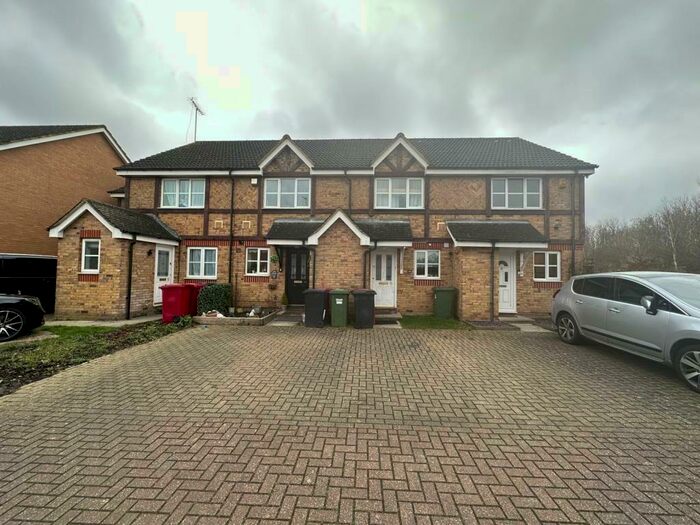 2 Bedroom Terraced House To Rent In Slough, Berkshire, SL1