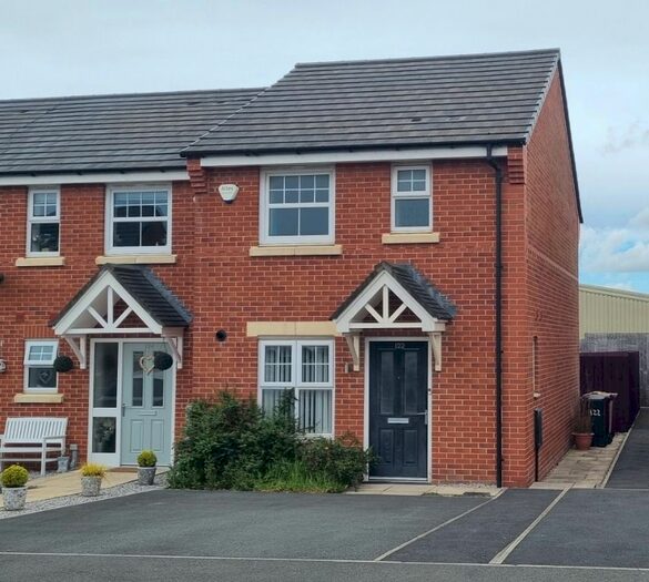 3 Bedroom Semi-Detached House To Rent In Kentfield Road, Astley Bridge, Bolton, BL1