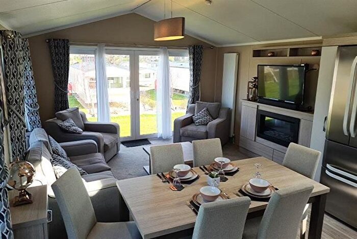 2 Bedroom Lodge For Sale In Main Road, Ventnor, PO38