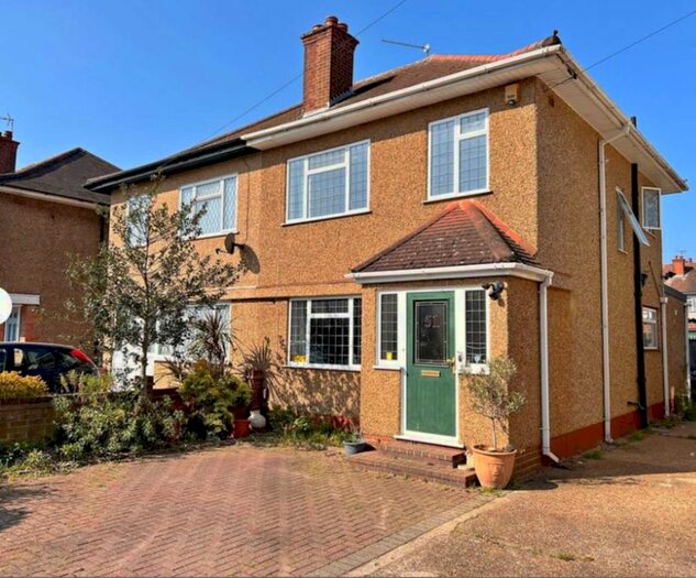 4 Bedroom Semi-Detached House To Rent In Frogmore Avenue, Yeading, UB4