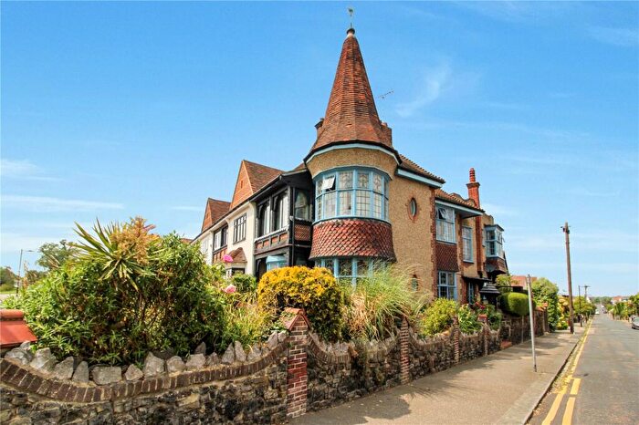 3 Bedroom End Of Terrace House For Sale In Marine Parade, Leigh-on-Sea, Essex, SS9