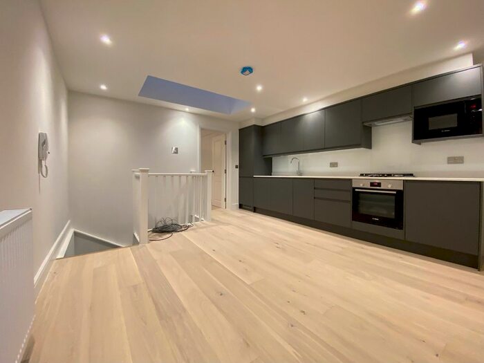 1 Bedroom Flat To Rent In Roman Road, Bethnal Green, E2