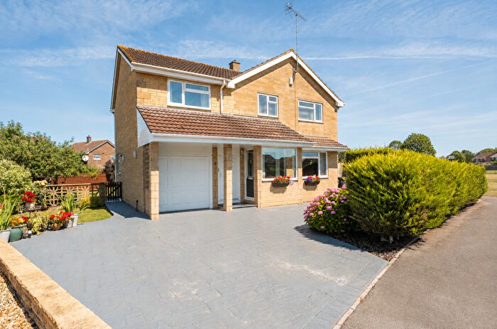 4 Bedroom Detached House For Sale In Bryanston Way, Nythe, Swindon, SN3