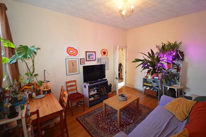 3 Bedroom Flat To Rent In Grosvenor Gardens, Newcastle Upon Tyne, NE2