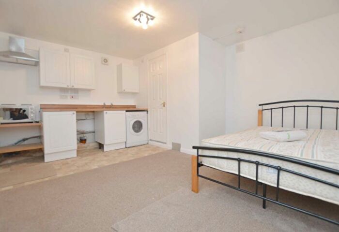 Studio To Rent In Vastern Road, RG1