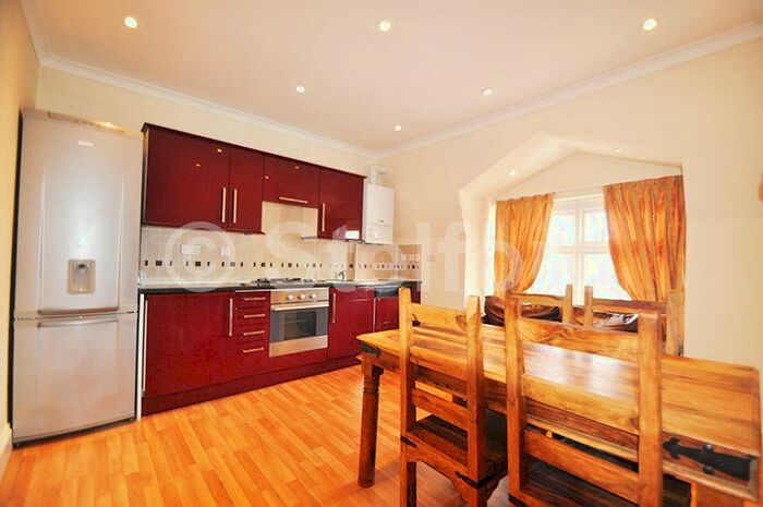 1 Bedroom Apartment To Rent In Green Lanes, N4