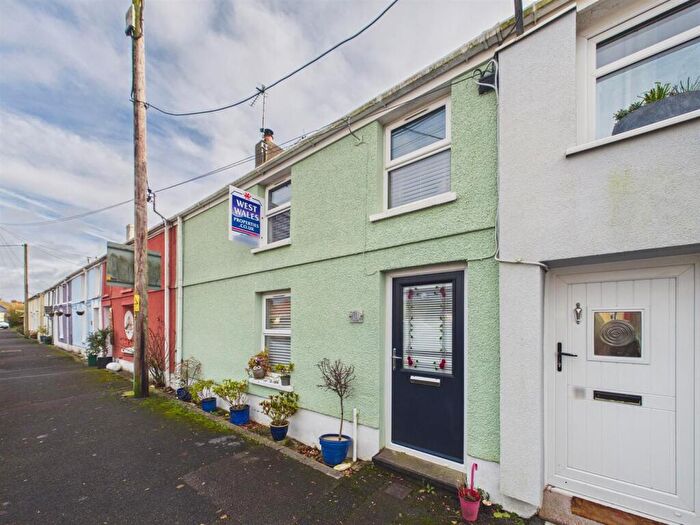 2 Bedroom Cottage For Sale In Priory Street, Kidwelly, SA17