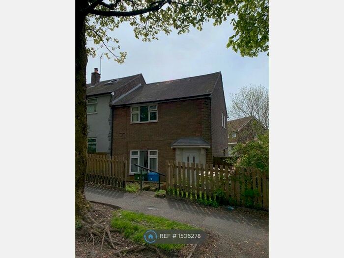 2 Bedroom End Of Terrace House To Rent In Longfield Crescent, Oldham, OL4