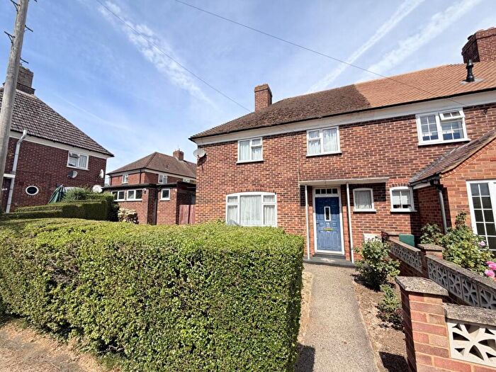 3 Bedroom Semi-Detached House For Sale In Willow Way, Ampthill, MK45