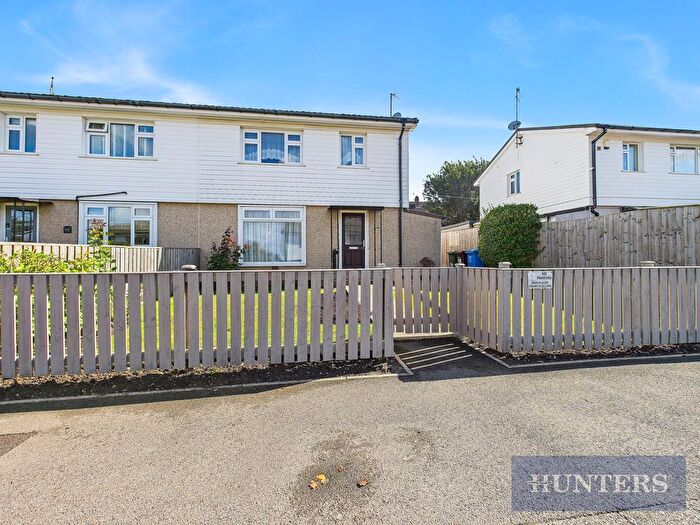 3 Bedroom Semi-detached House For Sale In Briercliffe, Scarborough, YO12