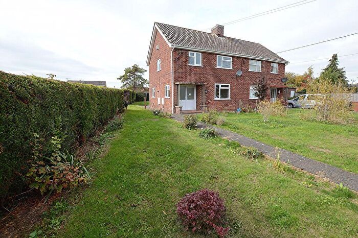 3 Bedroom Semi Detached House For Sale In Roxholme Road, Leasingham, NG34