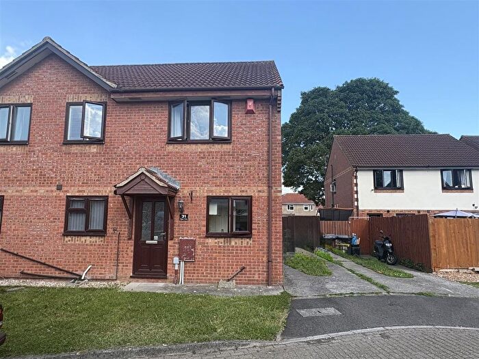 2 Bedroom Semi-Detached House For Sale In Clipper Close, Bridgwater, TA6