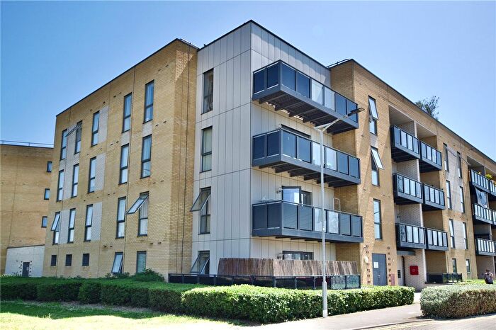 2 Bedroom Flat For Sale In Manwell Lane, Barking, Essex, IG11