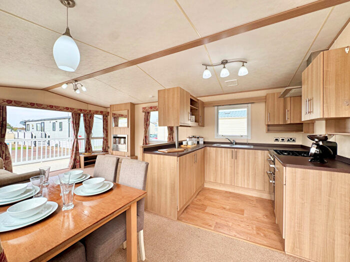 2 Bedroom Caravan For Sale In Two Bed Abi Derwent, Oaklands Holiday Park, Clacton-on-Sea, Essex, CO16