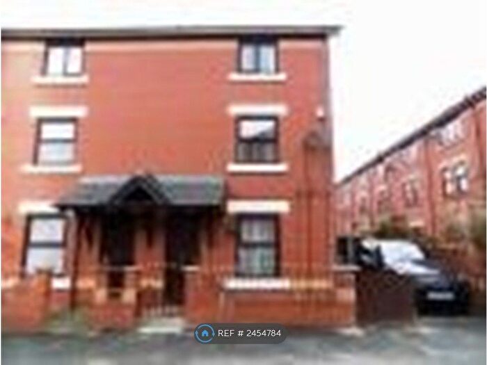 4 Bedroom Terraced House To Rent In Hyde Road, Manchester, M18