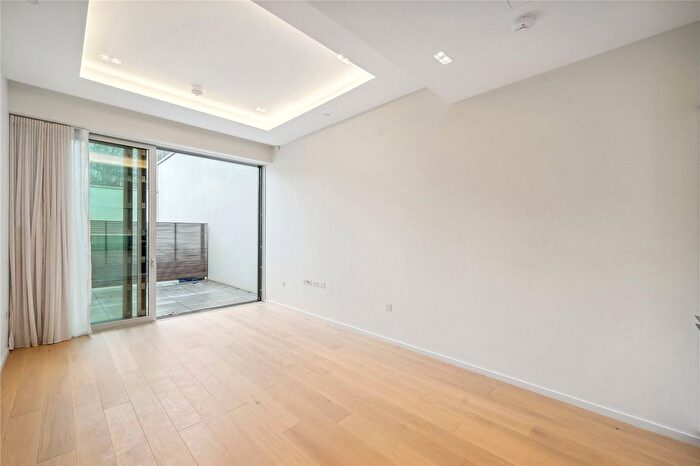 2 Bedroom Flat To Rent In Lillie Square, London, SW6