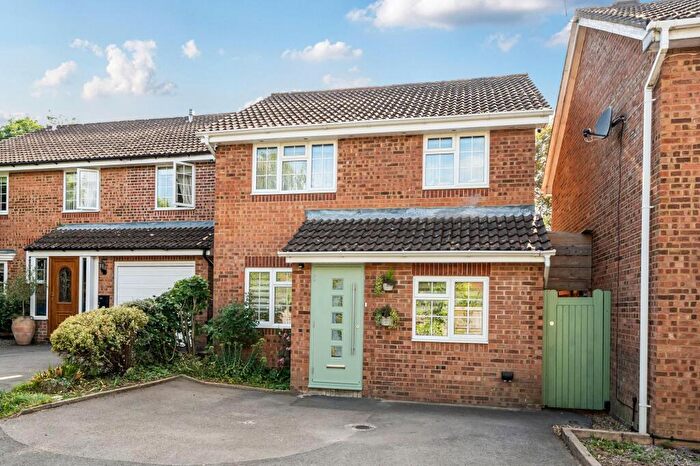 3 Bedroom Detached House For Sale In Stubbington Way, Fair Oak, SO50