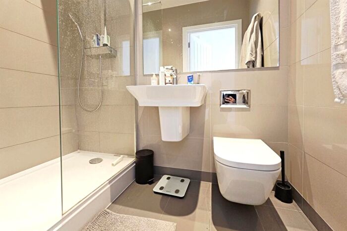 2 Bedroom Apartment To Rent In The Glassworks, Greenwich, SE8