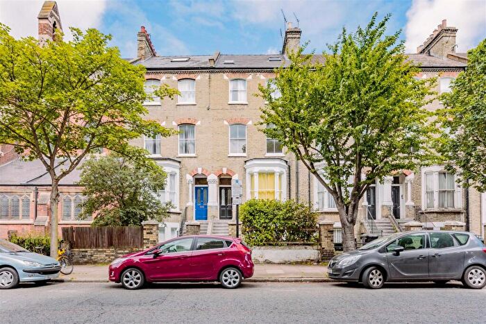 1 Bedroom Flat To Rent In Hanley Road, Finsbury Park, N4