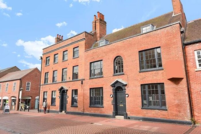 1 Bedroom Flat To Rent In High Street, Chesham, HP5