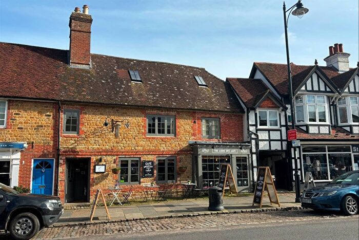 1 Bedroom Flat To Rent In Flat B, Rothermere, North Street, Midhurst, West Sussex, GU29