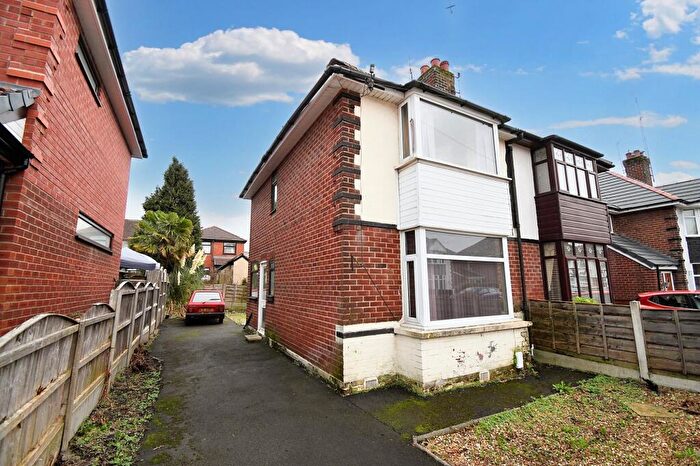2 Bedroom Semi Detached House For Sale In The Mead, Salford, M5
