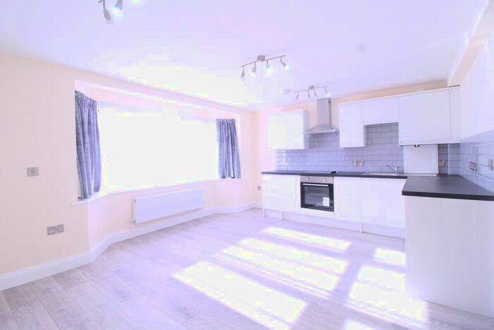 3 Bedroom Flat To Rent In Manor Road, Dagenham, RM10