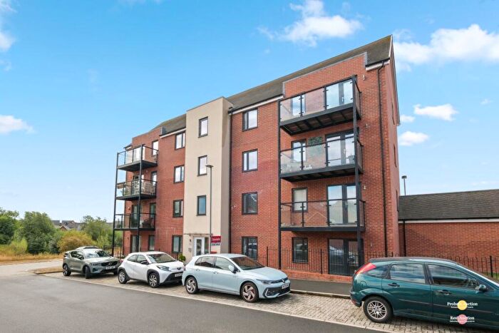 2 Bedroom Flat For Sale In Flat, Whitecastle Way, Kingsmead, Milton Keynes, Buckinghamshire, MK4