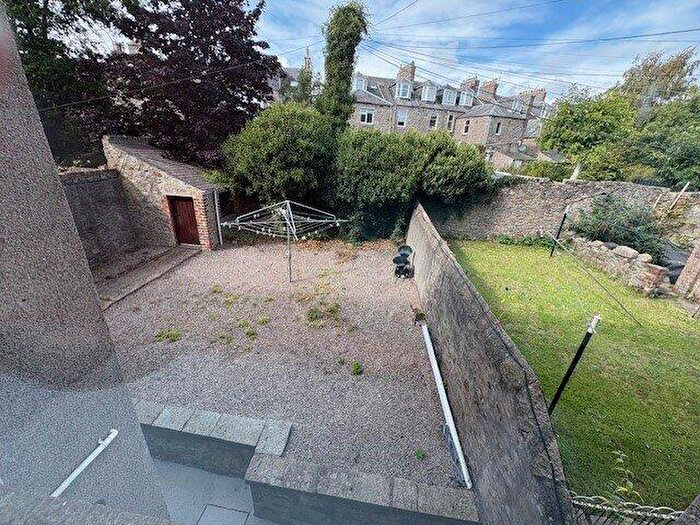 1 Bedroom Flat To Rent In Wallfield Place, Rosemount, Aberdeen, AB25