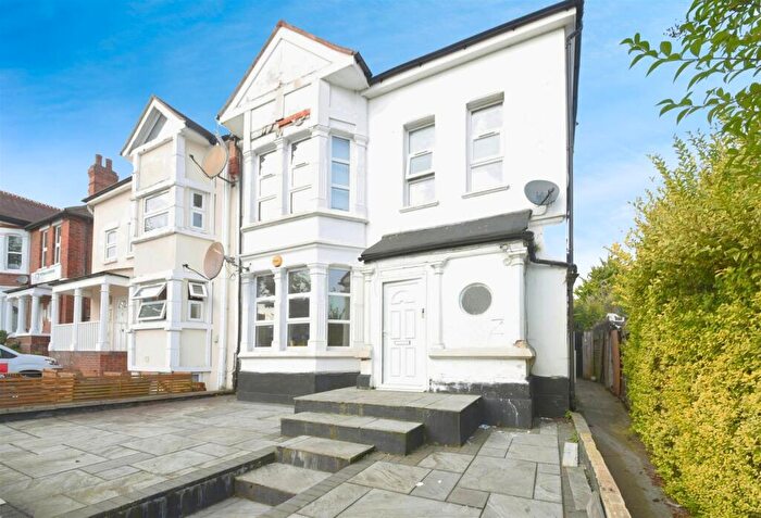 2 Bedroom Flat To Rent In Vivian Avenue, Hendon, NW4