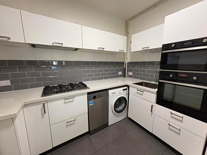 2 Bedroom Apartment To Rent In Kings Road, Cardiff, CF11