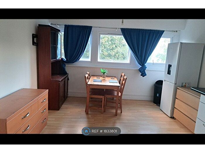 3 Bedroom Flat To Rent In Norton Tower, Birmingham, B1