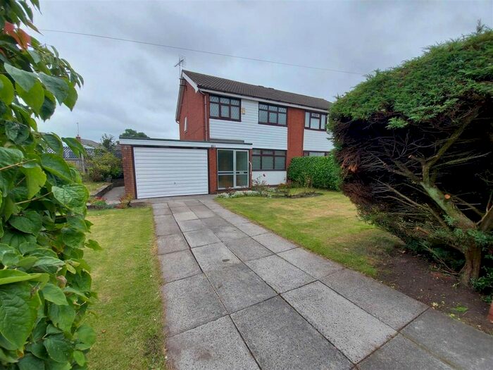 3 Bedroom Semi-Detached House To Rent In Church Road, Rainford, WA11