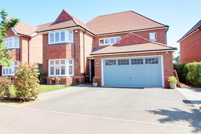4 Bedroom Detached House To Rent In Tudor Road, Cheshunt, EN7