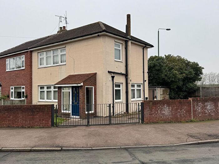 3 Bedroom End Of Terrace House To Rent In Valley Side, London, E4