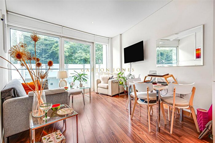 1 Bedroom Apartment For Sale In Hawker Building, Queenstown Road, London, SW11