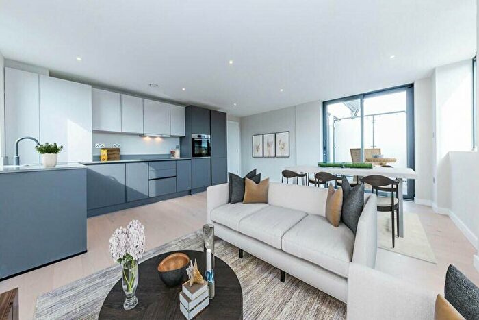 2 Bedroom Flat To Rent In Tottenham Lane, Crouch End, N8