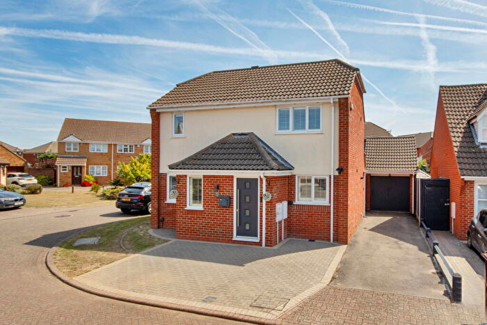 3 Bedroom Detached House For Sale In Fairfields, Gravesend, DA12