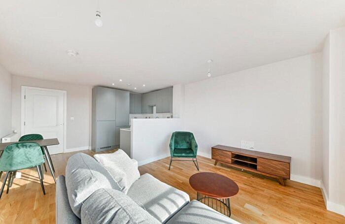 1 Bedroom Flat To Rent In The Oakwood, Colina Road, London, N15