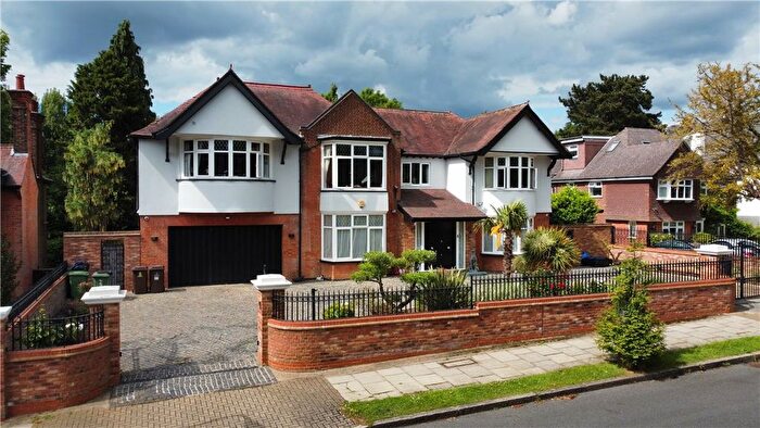 5 Bedroom Detached House To Rent In Royston Park Road, Pinner, HA5