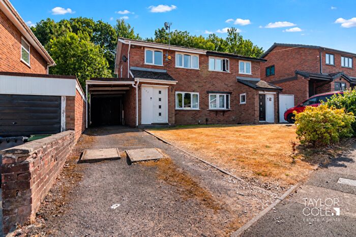 3 Bedroom Semi-Detached House For Sale In Quince, Tamworth, B77