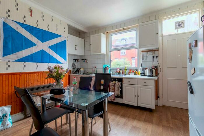 4 Bedroom House To Rent In Brudenell Avenue, Hyde Park, Leeds, LS6