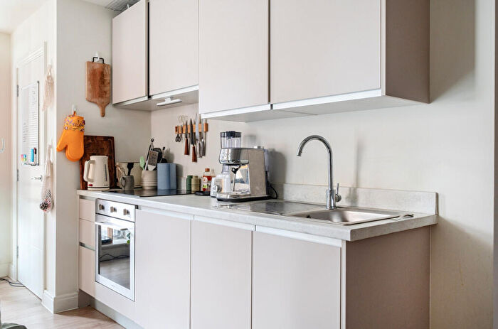 1 Bedroom Flat For Sale In Decourcy House, Upper York Street, Bristol, BS2