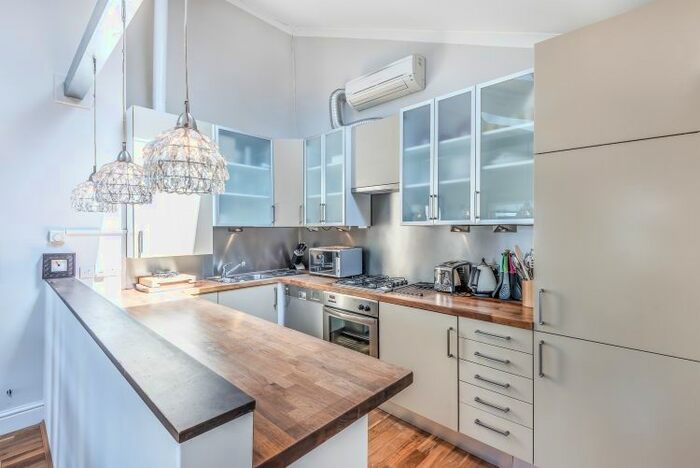 2 Bedroom Flat To Rent In Gloucester Place, London, W1U