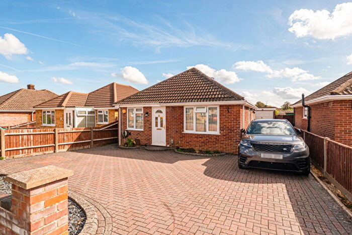 3 Bedroom Detached Bungalow For Sale In Shipton Way, Basingstoke, RG22