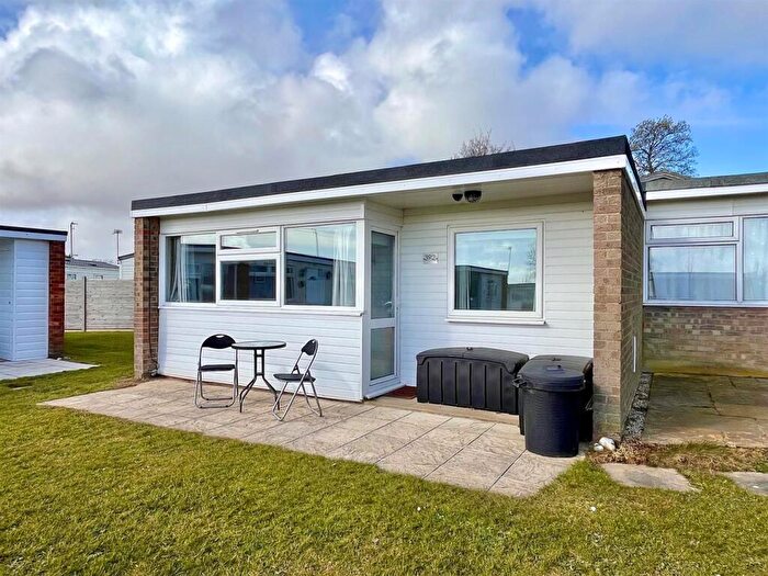 2 Bedroom Chalet For Sale In California Road, California, Great Yarmouth, NR29