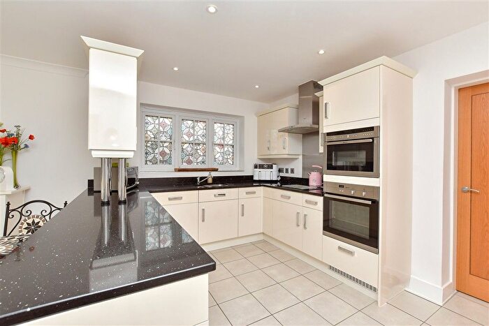 4 Bedroom Detached House For Sale In Hustlings Drive, Eastchurch, Sheerness, Kent, ME12